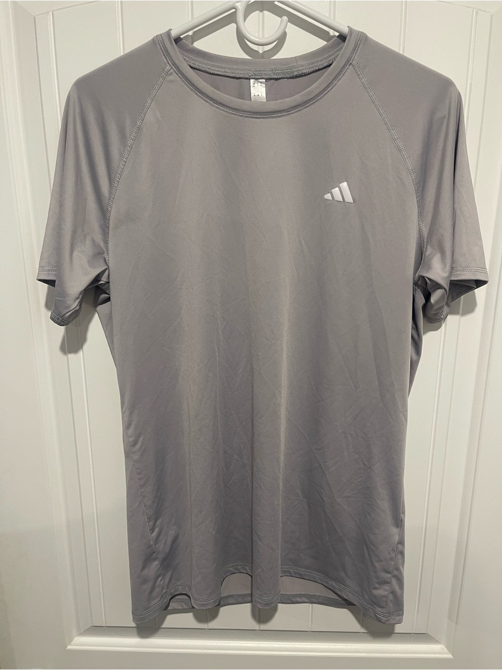 Adidas Men’s Medium Gray Performance Athletic Training Short Sleeve Shirt